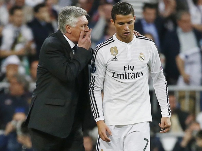 Football - Real Madrid v Atletico Madrid - UEFA Champions League Quarter Final Second Leg - Estadio Santiago Bernabeu, Madrid, Spain - 22/4/15 Real Madrid's Cristiano Ronaldo and manager Carlo Ancelotti Reuters / Sergio Perez Livepic