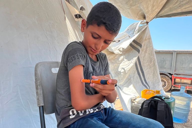 7-8 لا يجد مرضى السكرى الأطفال في غزة ما يأكلونه ولذلك يضطرون للتقليل من جرعات الأنسولين وهو ما يعرض حياتهم للخطر - خاصة