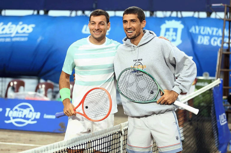 بطولة تنس شاطئية المصدر: حساب Toneo Tenis Playa de Luanco على فيسبوك الرابط: https://www.facebook.com/share/1ABBcVP4J6/