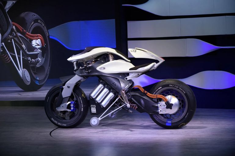 A Yamaha Motor Co. Motoroid motorcycle stands displayed at the Tokyo Motor Show in Tokyo, Japan, on Wednesday, Oct. 25, 2017. Japan's flagship automakers present their futuristic visions for the post-fossil fuel era at the Tokyo Motor Show that kicks off Wednesday. Photographer: Akio Kon/Bloomberg via Getty Images