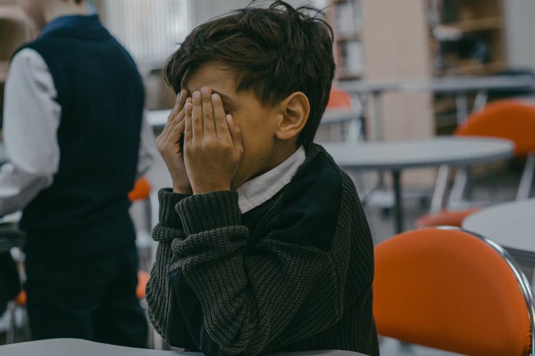 6- يعتبر الشعور بالملل في المدرسة أمرا عرضيا ولكن بالنسبة للآخرين فهو شكوى مستمرة- (بيكسلز)
